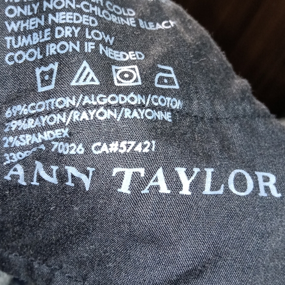 2 Pairs of Petite Jeans - Picture 9 of 12